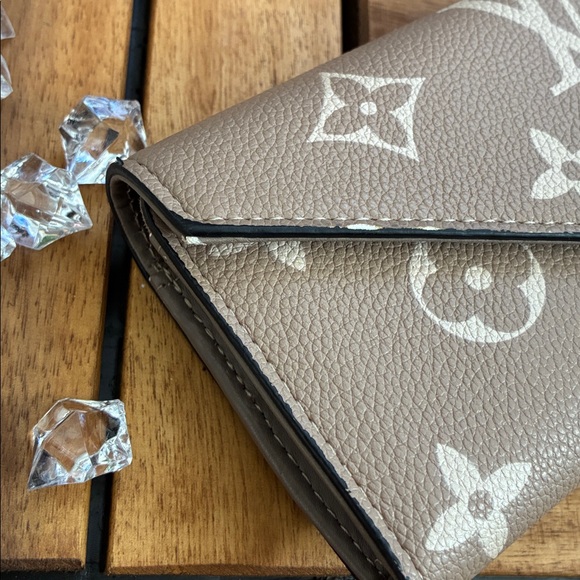 LV bag and wallet - Picture 8 of 16